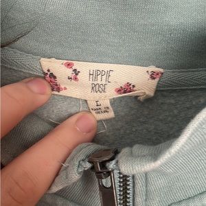 Woman’s quarter zips light crop